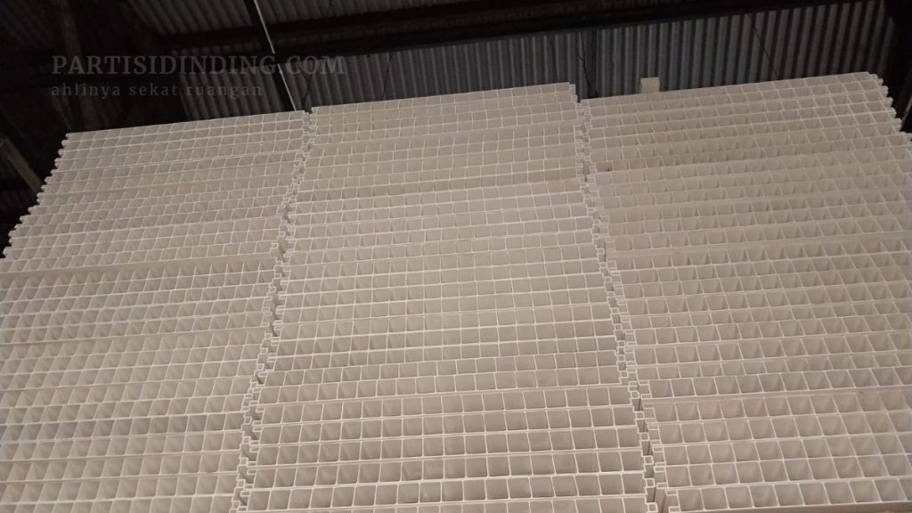 Partisi Dinding PVC hollow murah